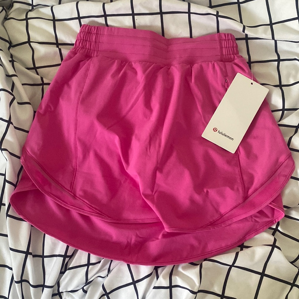 BNWT SONIC PINK Lululemon Hotty Hot Skirt!
